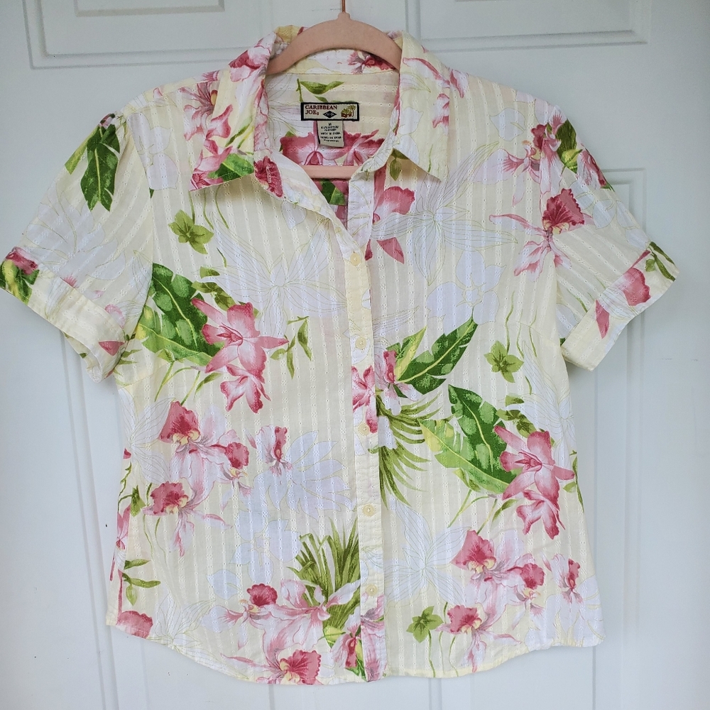 Caribbean Joe Pastel Button Up Floral Woman's Blouse Size Medium